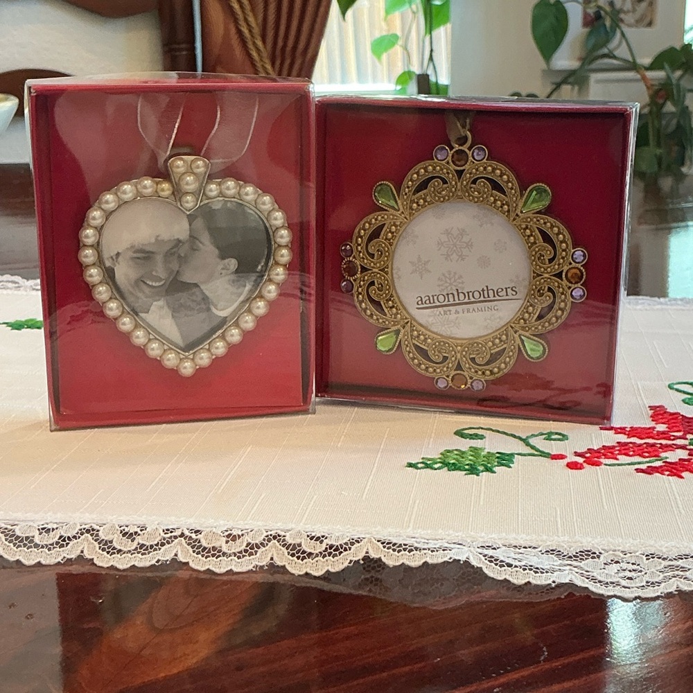 Heart and Round Ornament Set